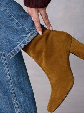 Rouje Paris Suede Block Heel Ankle Boots  Authentic Camel Sz 37